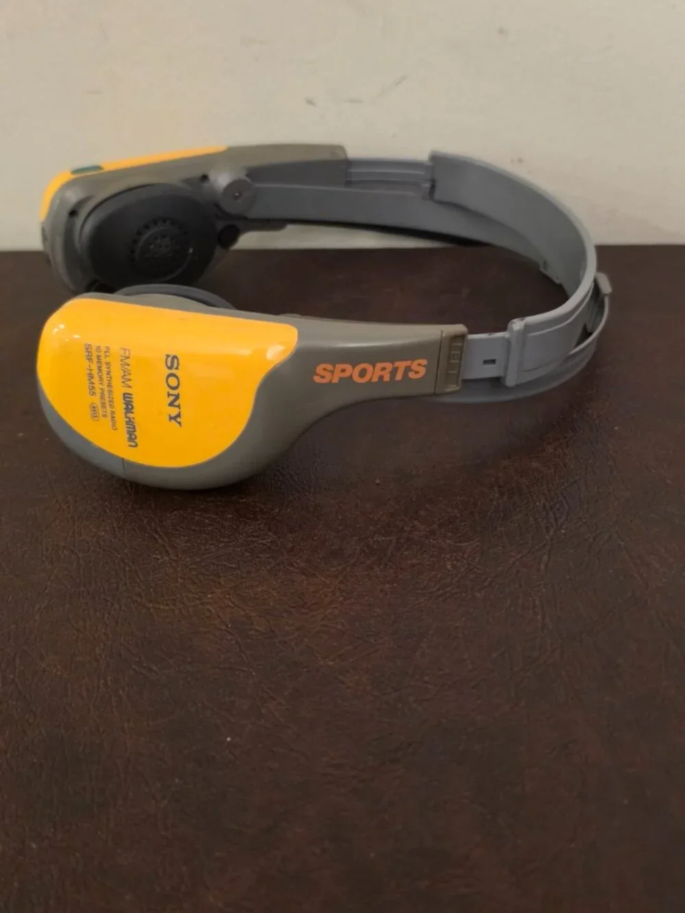 Vintage Sony Walkman Sports SRF-HM55 AM/FM Radio in Yellow